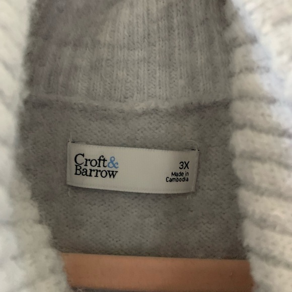 Croft & Barrow Soft Gray Sweater - Picture 2 of 2